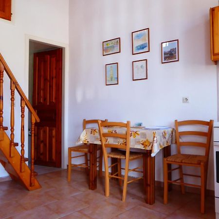 Villa Yorgos Chalki Town Luaran gambar