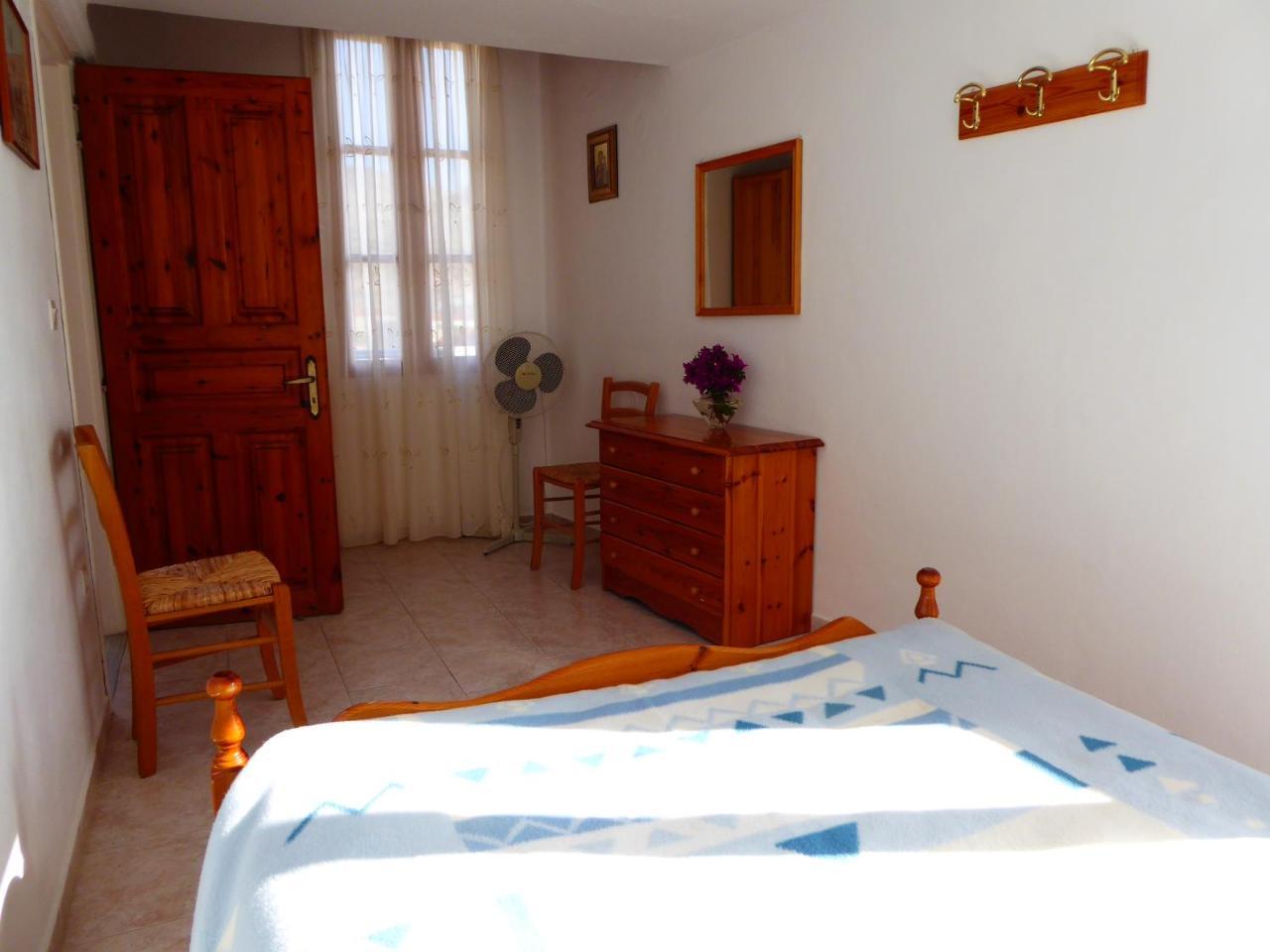 Villa Yorgos Chalki Town Luaran gambar