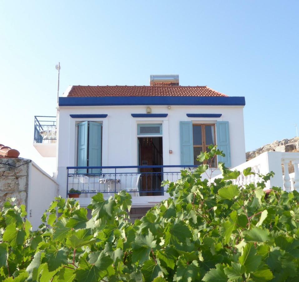 Villa Yorgos Chalki Town Luaran gambar